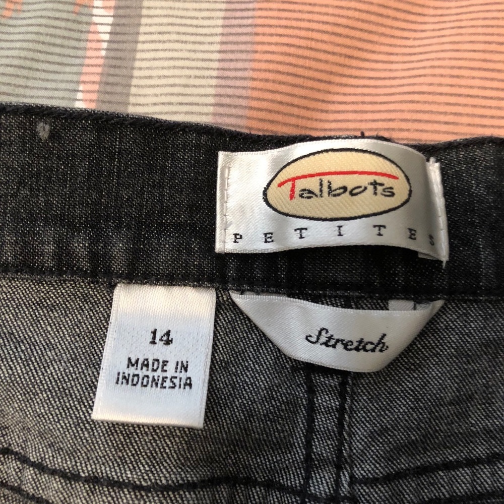2 pairs of jeans